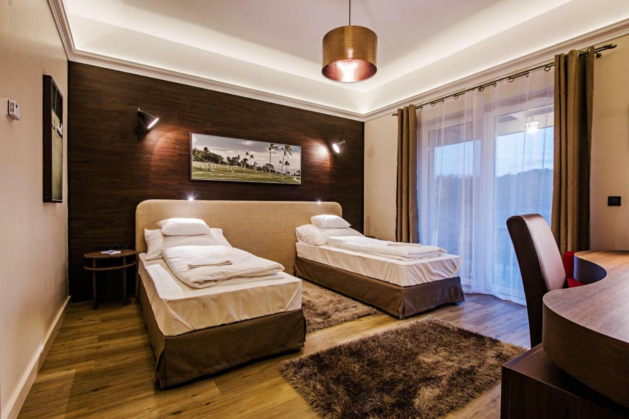 לינה וארוחת בוקר Alcsutdoboz Pannonia Golf & Country Club מראה חיצוני תמונה