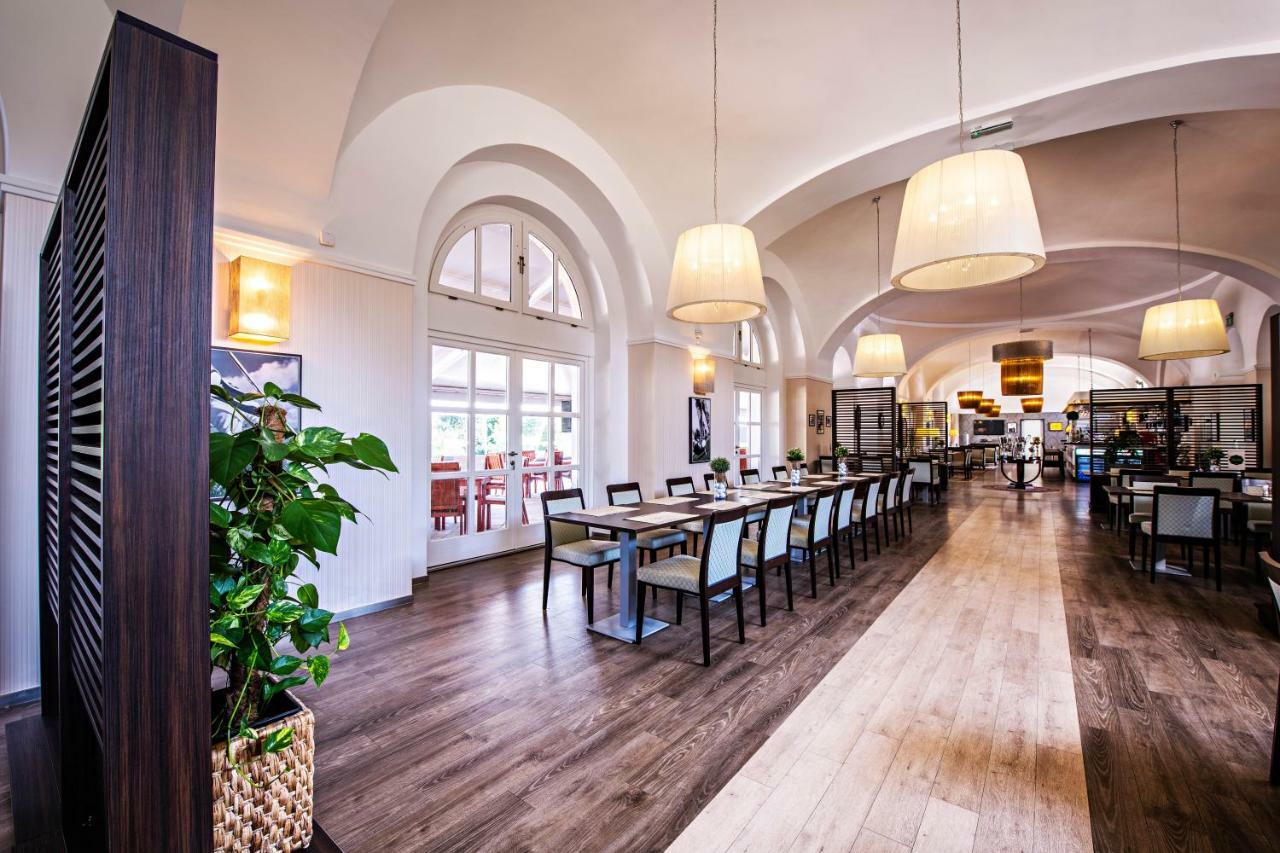 לינה וארוחת בוקר Alcsutdoboz Pannonia Golf & Country Club מראה חיצוני תמונה